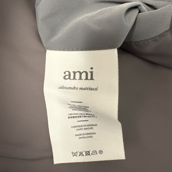 Ami Alexandre Mattiussi Down Jacket
Mineral Gray
Size M/L
$1600 RETAIL PRICE - Picture 4 of 8